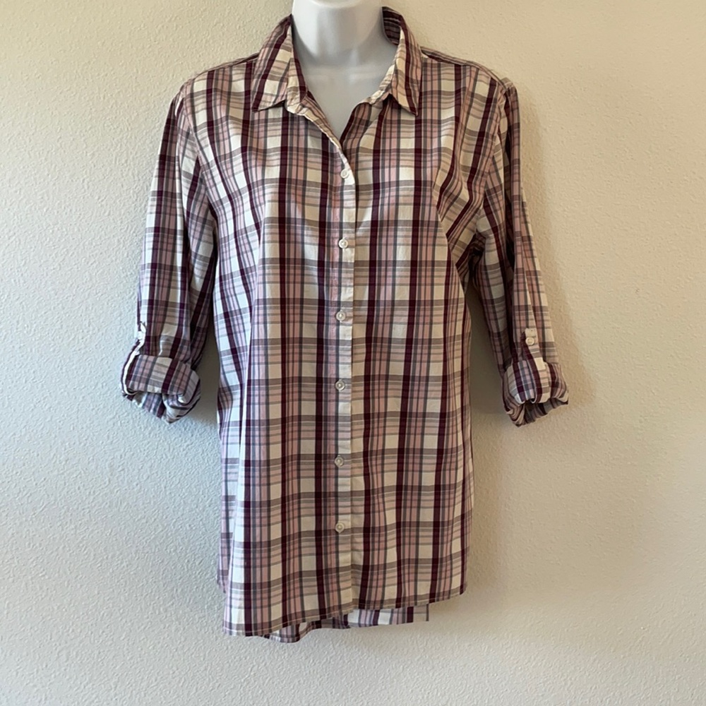 Gap cotton poplin boyfriend button up.